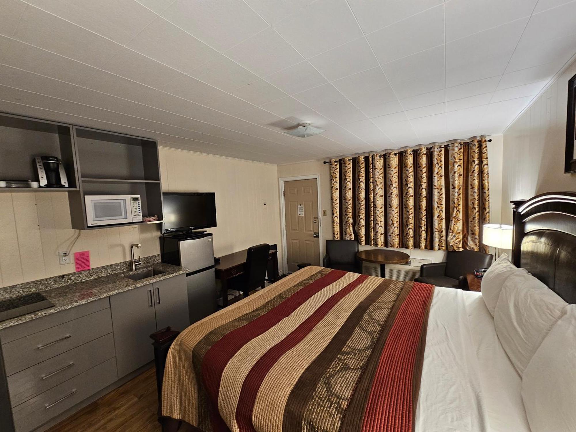 Parkway Motel & European Lodges Pincher Creek Zewnętrze zdjęcie