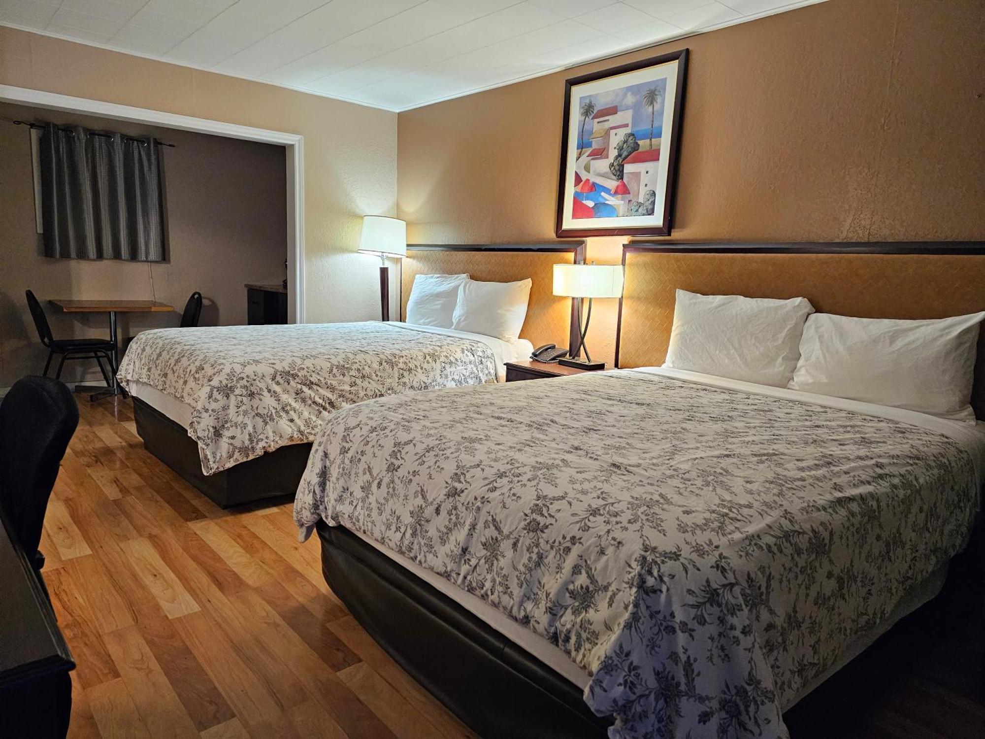 Parkway Motel & European Lodges Pincher Creek Zewnętrze zdjęcie