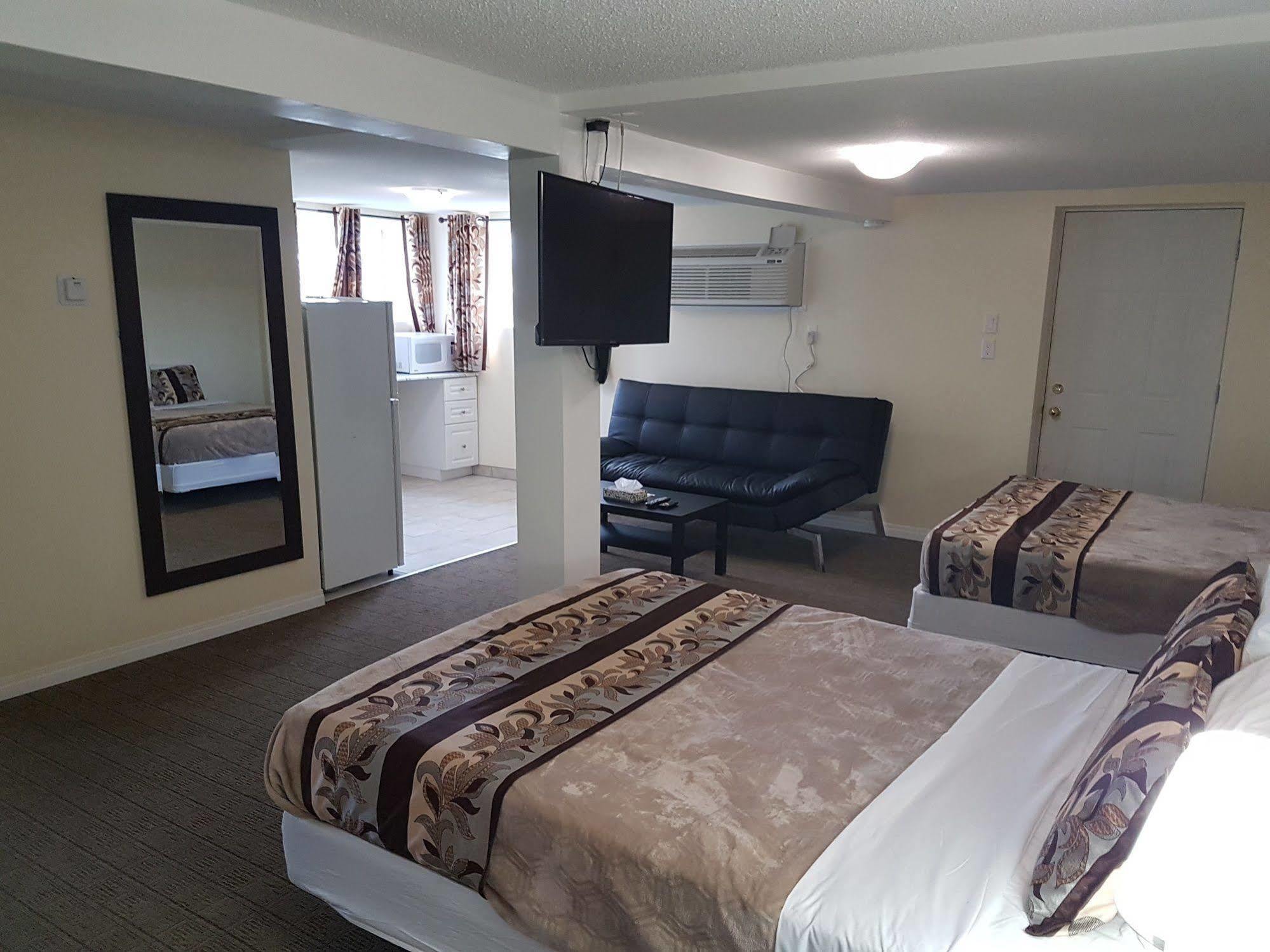 Parkway Motel & European Lodges Pincher Creek Zewnętrze zdjęcie
